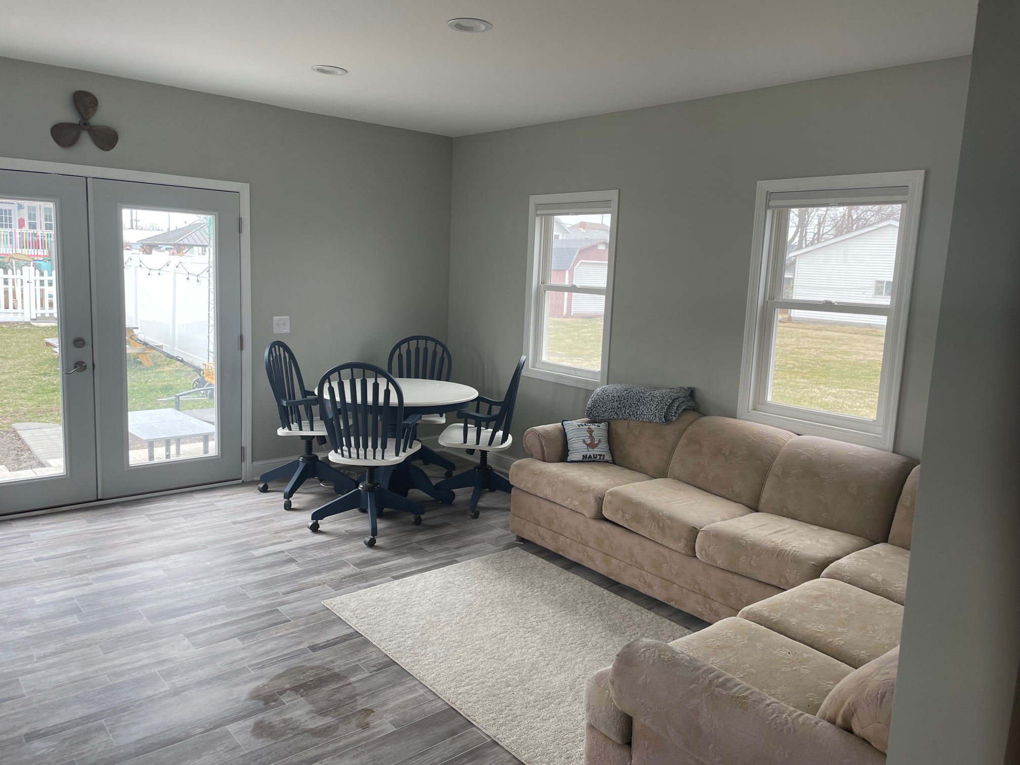 living room 